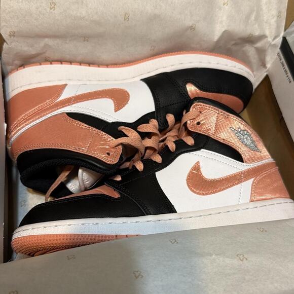 Nike Jordan Other - Nike Air Jordan 1 Mid (GS) Light Matter Root - RARE 6Y